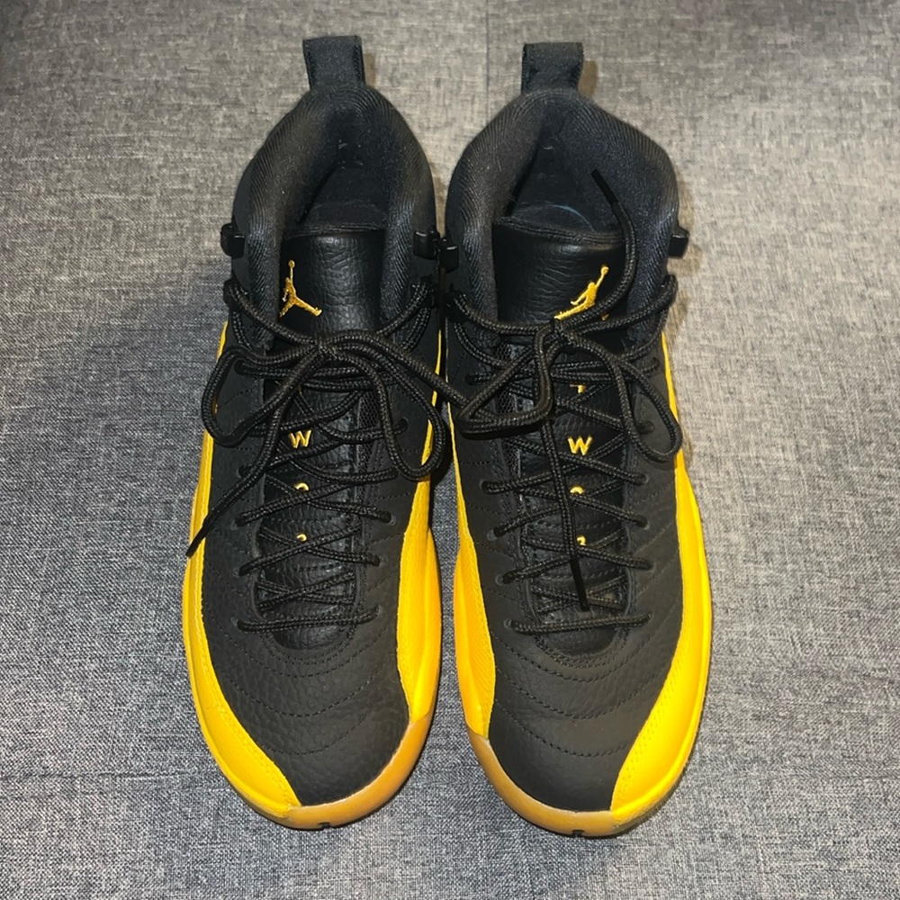 University Gold Jordan 12’s grade school size 6.5
